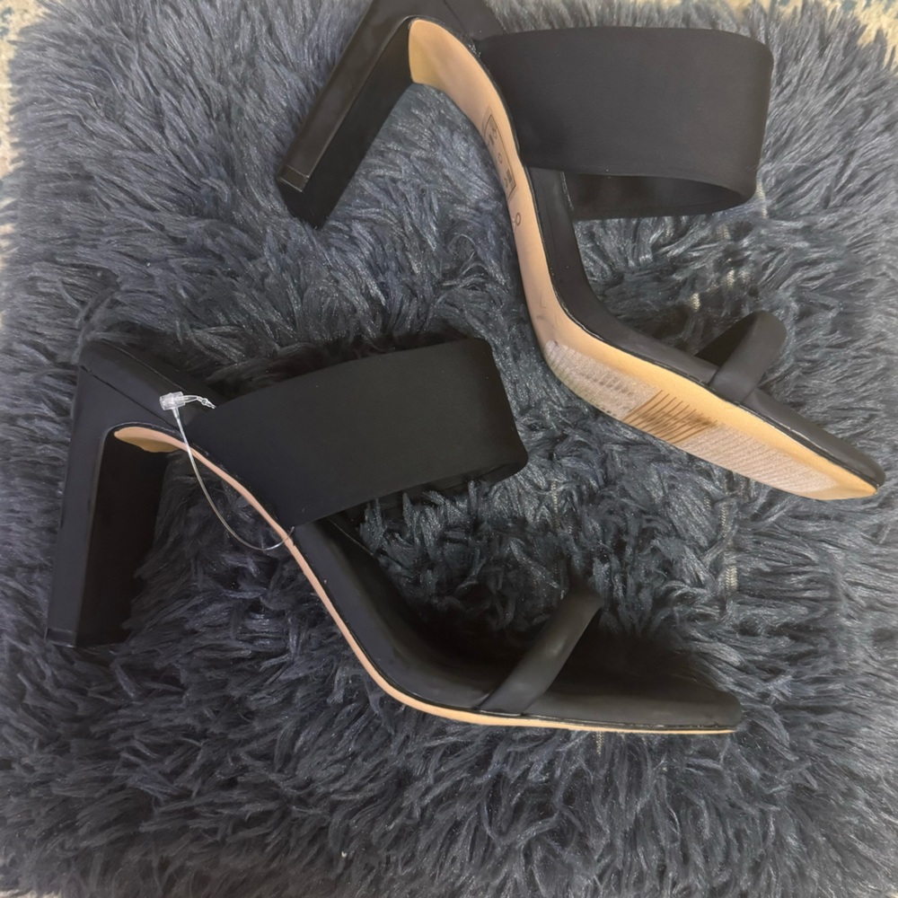 Black Aldo sandal